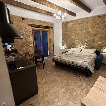 شقة Borgo Di Mezzo Castelnuovo dellʼAbate المظهر الخارجي الصورة