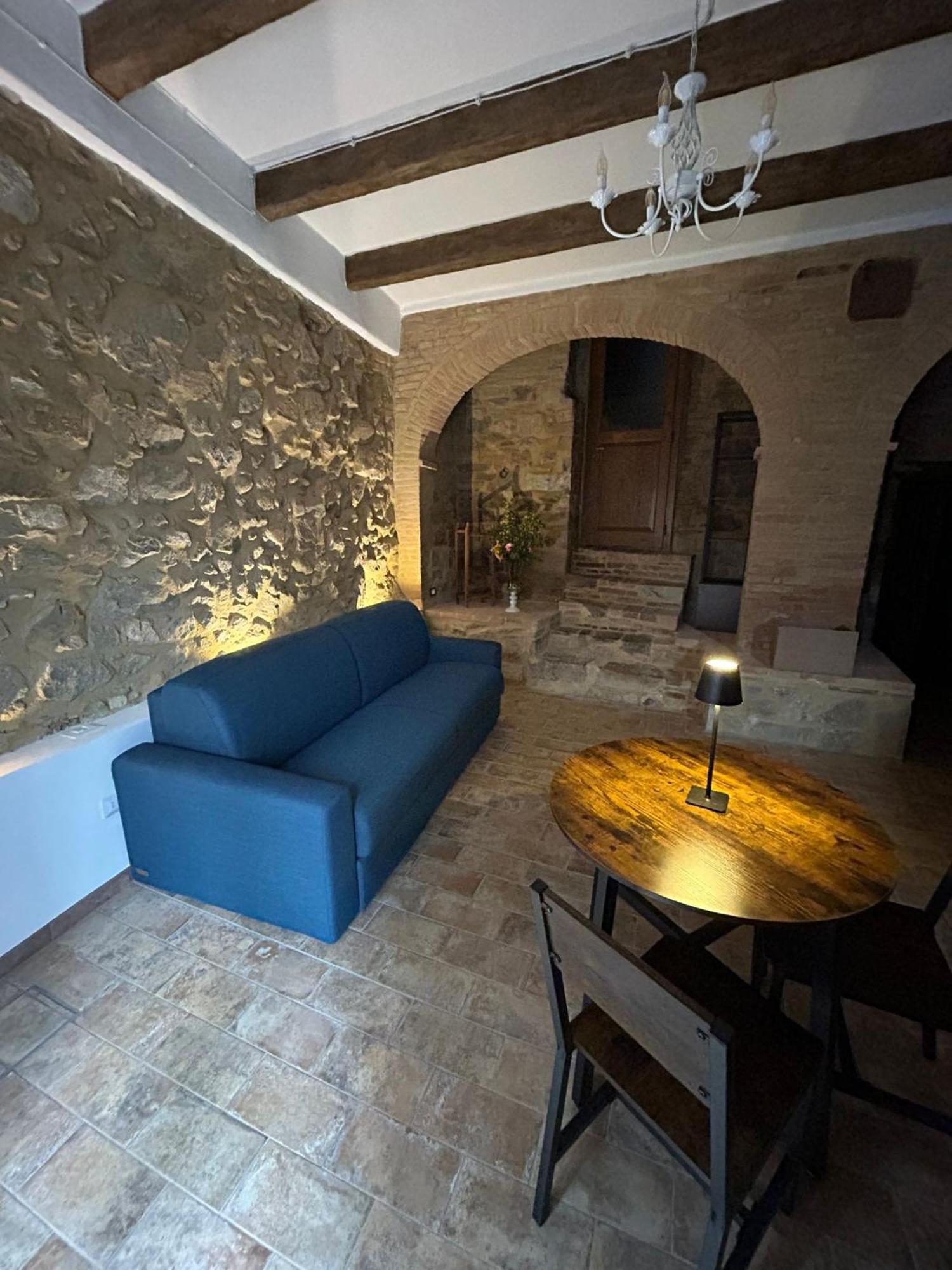 شقة Borgo Di Mezzo Castelnuovo dellʼAbate المظهر الخارجي الصورة