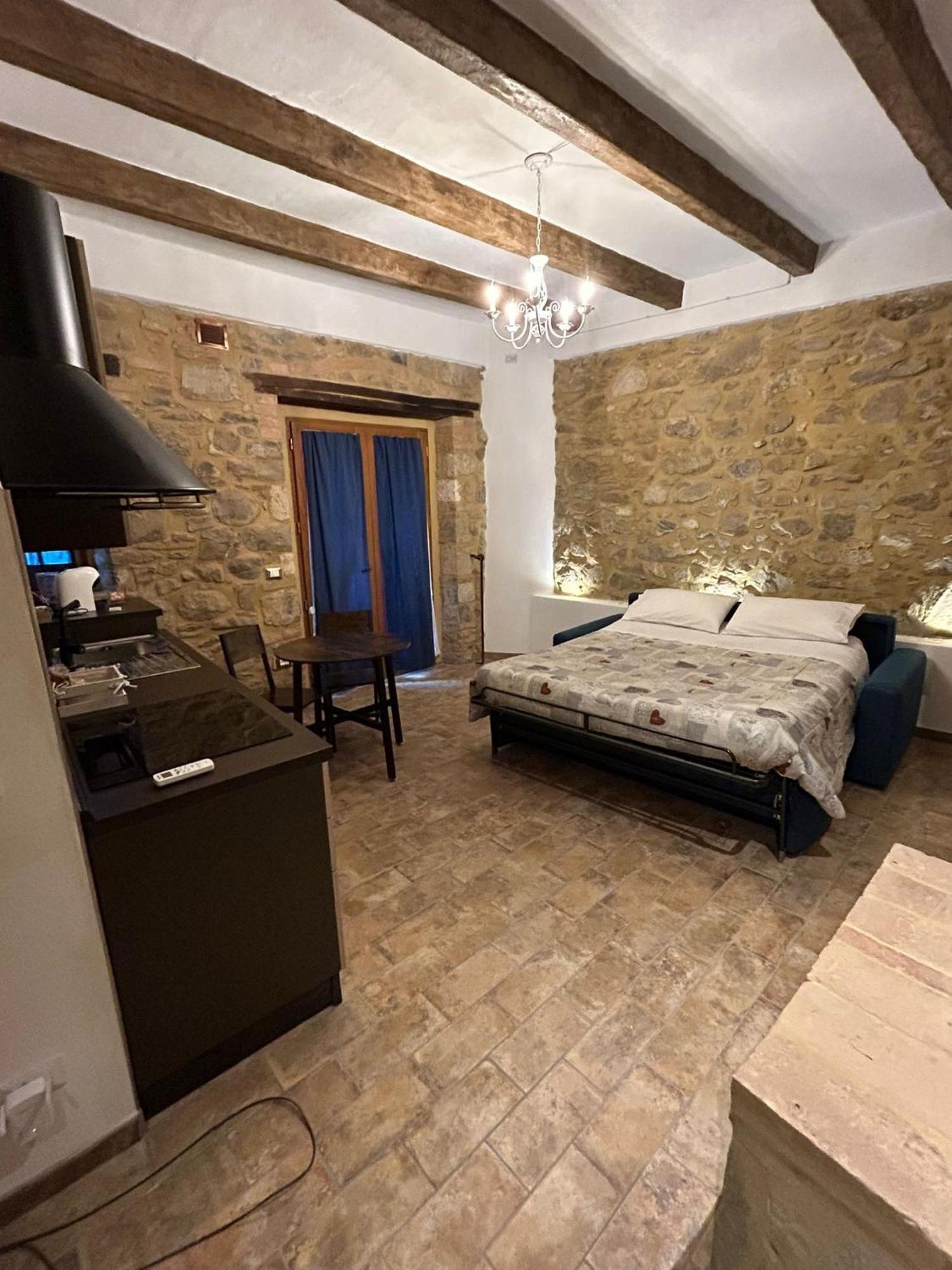شقة Borgo Di Mezzo Castelnuovo dellʼAbate المظهر الخارجي الصورة